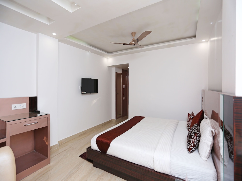 Hotel Skylark by Gabrian Hotels