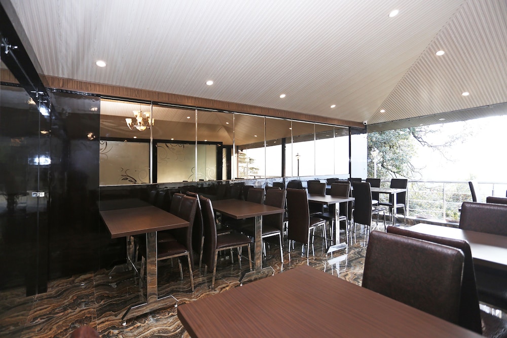 Hotel Skylark by Gabrian Hotels