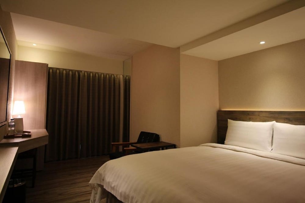 Lan Kwai Fong Garden Hotel