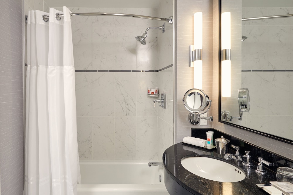 Loews Philadelphia Hotel