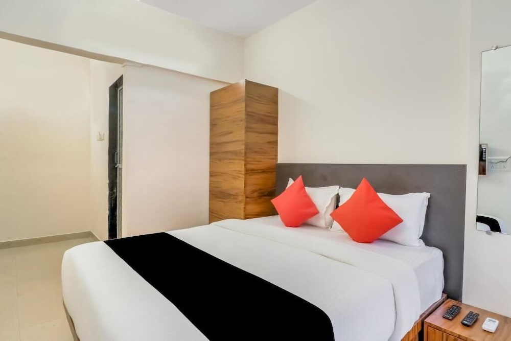 Hotel Crystal Inn