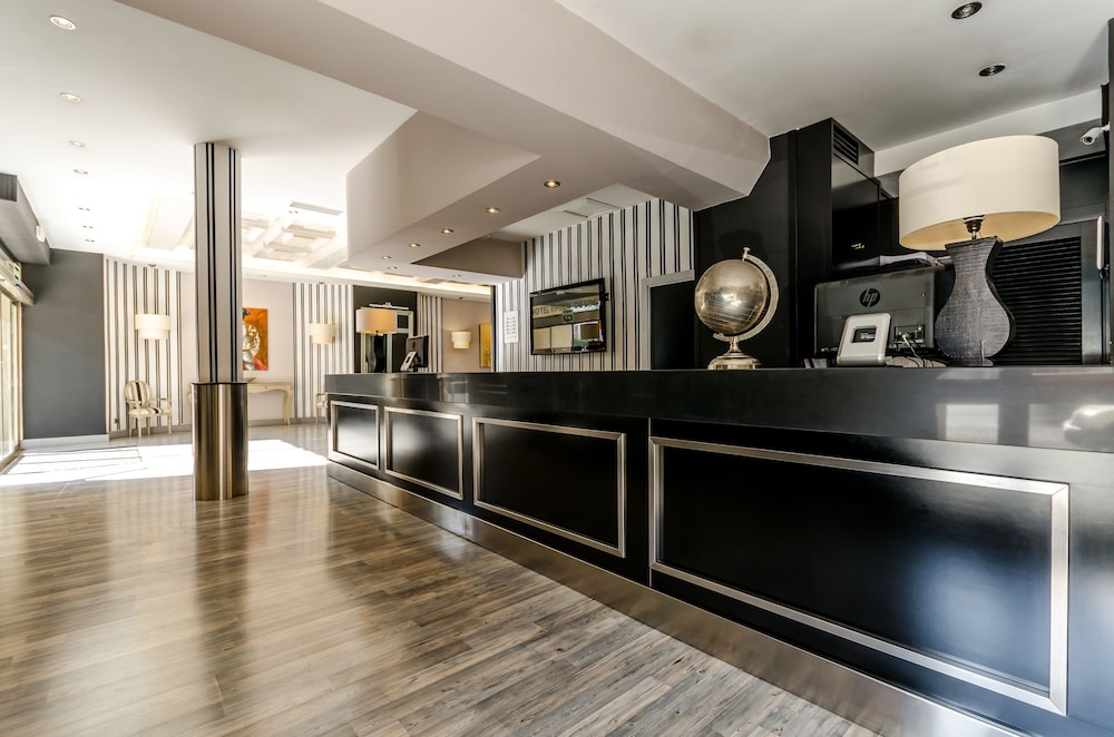 Virgen de los Reyes Hotel
