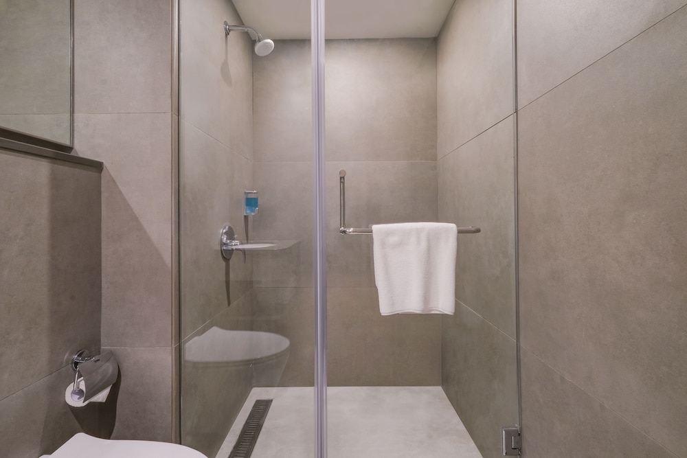 7 Apple Hotel Mahape