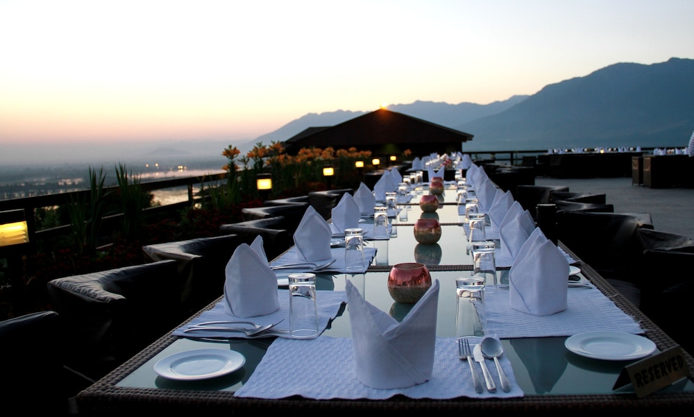 Taj Dal View, Srinagar