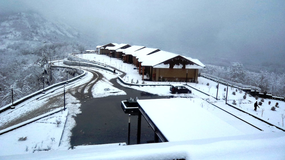 Taj Dal View, Srinagar