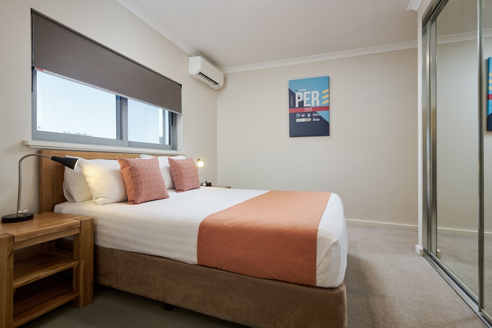 Airport Apartments by Vetroblu