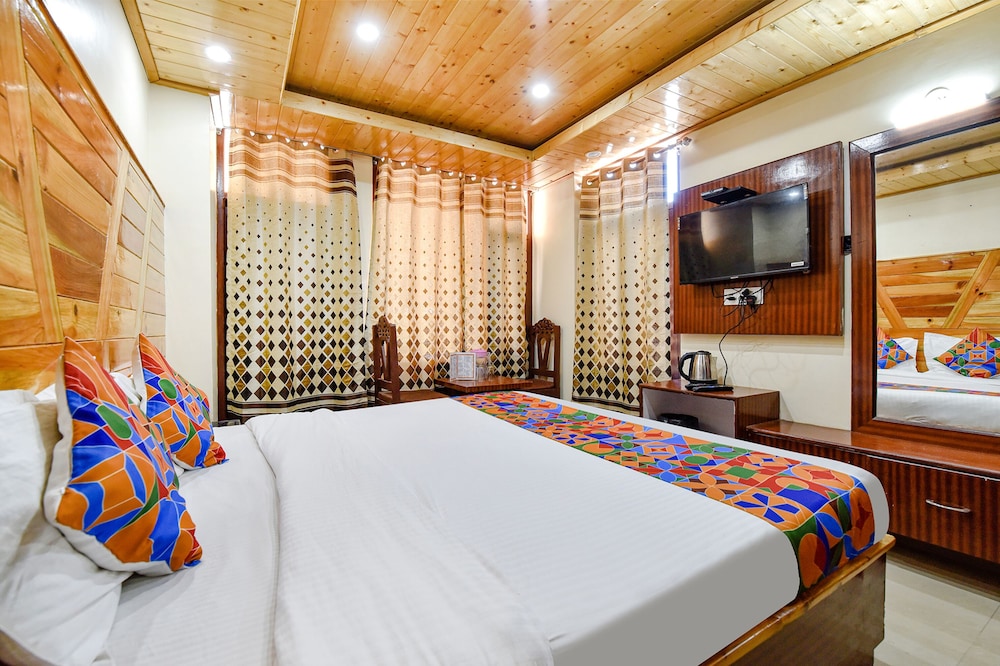 Fabhotel Mayra Grand