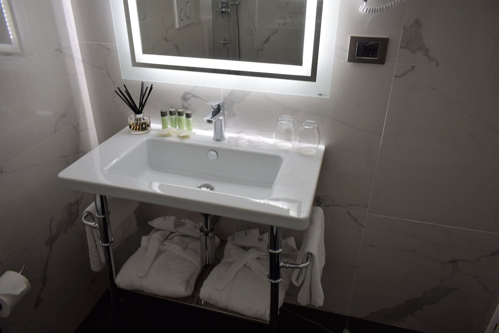 Raeli Hotel Archimede