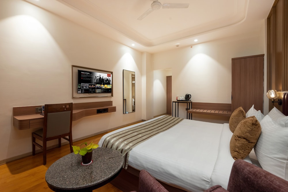 Hotel Express Inn