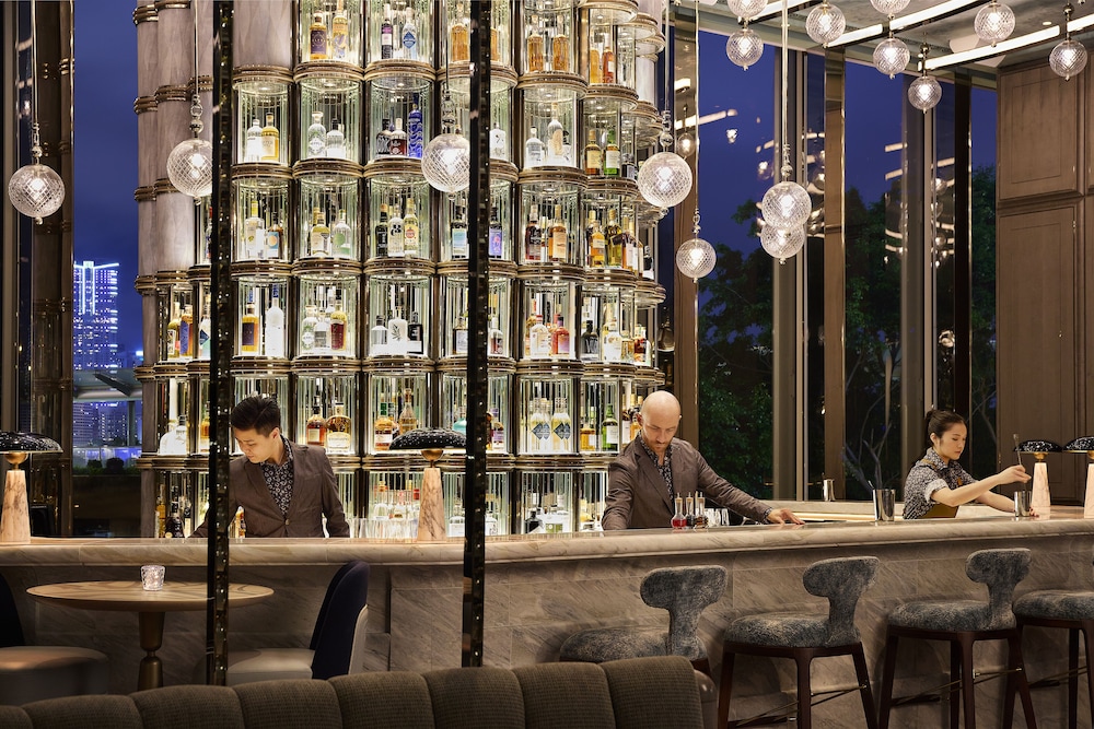 Four Seasons Hotel Hong Kong