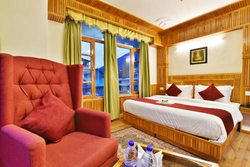 Hotel Himgiri (2 min walking from Mall Road), Manali