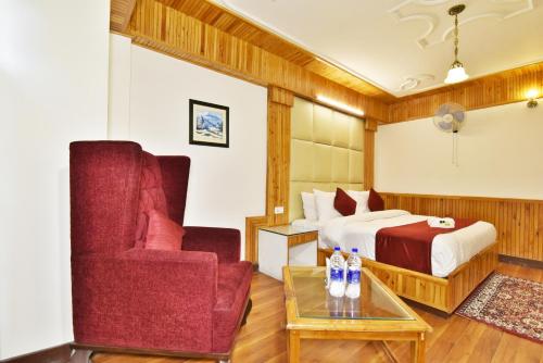 Hotel Himgiri (2 min walking from Mall Road), Manali
