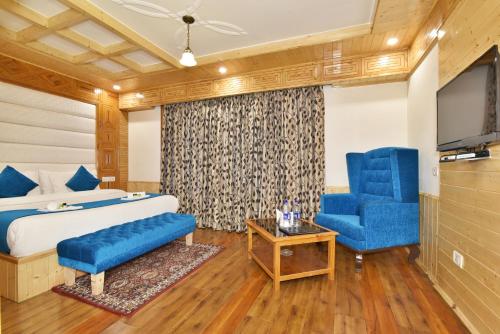 Hotel Himgiri (2 min walking from Mall Road), Manali
