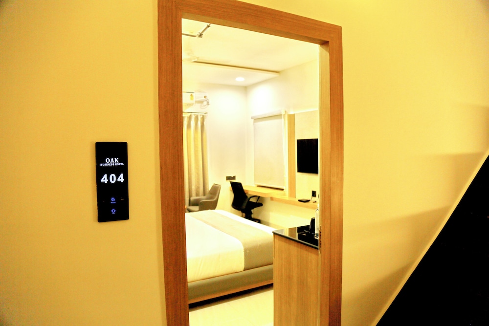 Oak Business Hotel