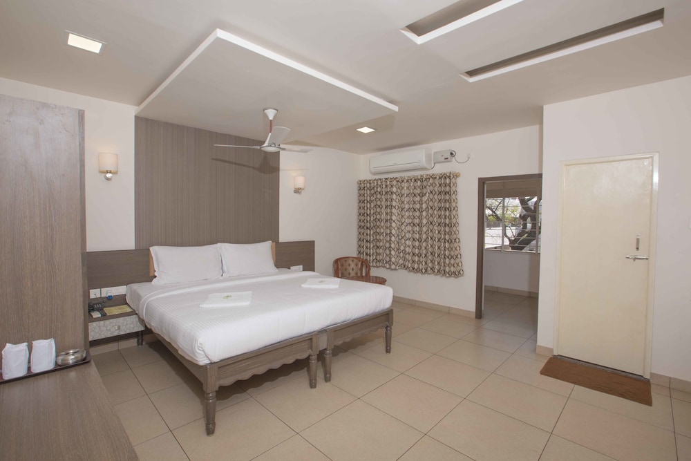 Hotel Sownthariyam