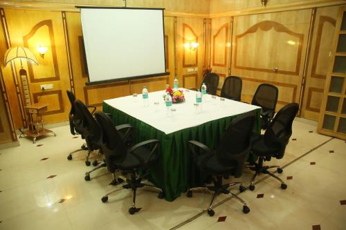Hotel Singaar International