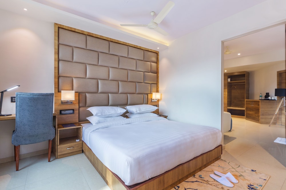 Aura One Hotel
