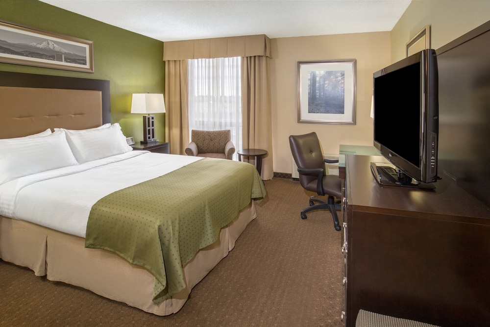 Holiday Inn Airport - Portland by IHG