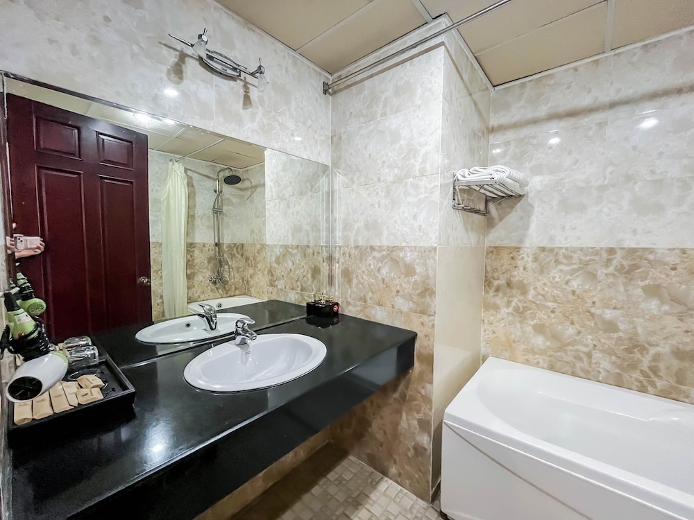 Quoc Cuong Center Da Nang Hotel by Haviland