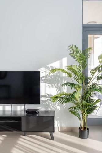 Silkhaus spacious central Downtown 1BDR in new tower