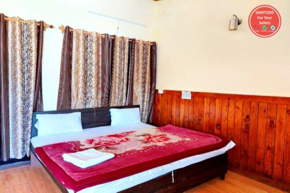 Goroomgo You & Me Mallital Nainital