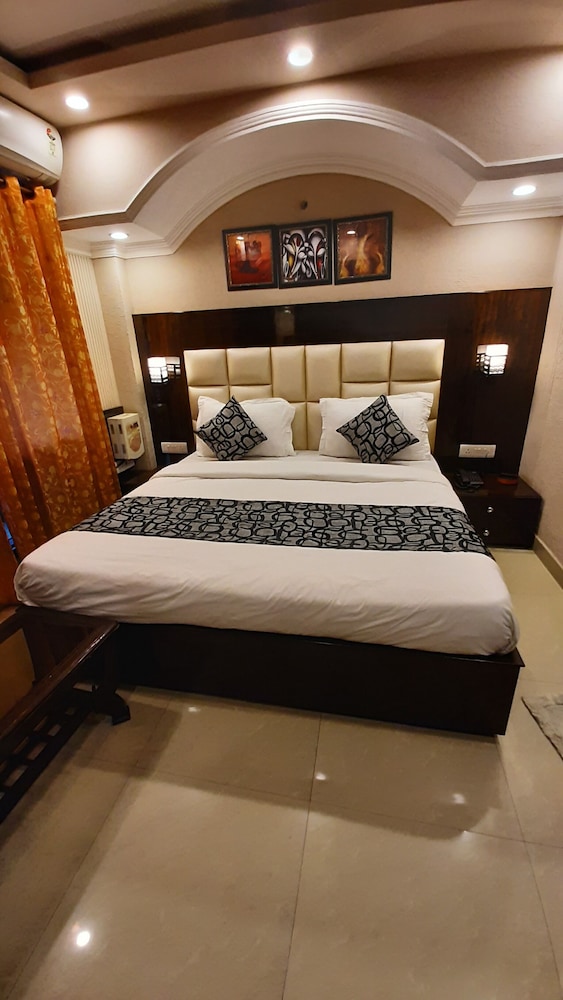 Krishna Inn