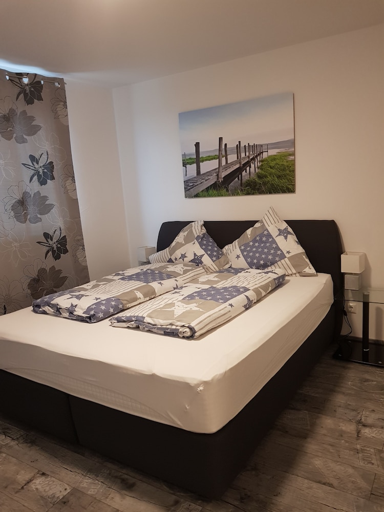 Sunnys Hotel & Residence