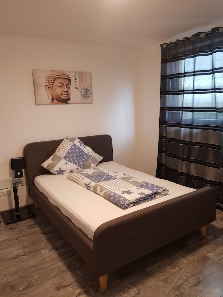 Sunnys Hotel & Residence