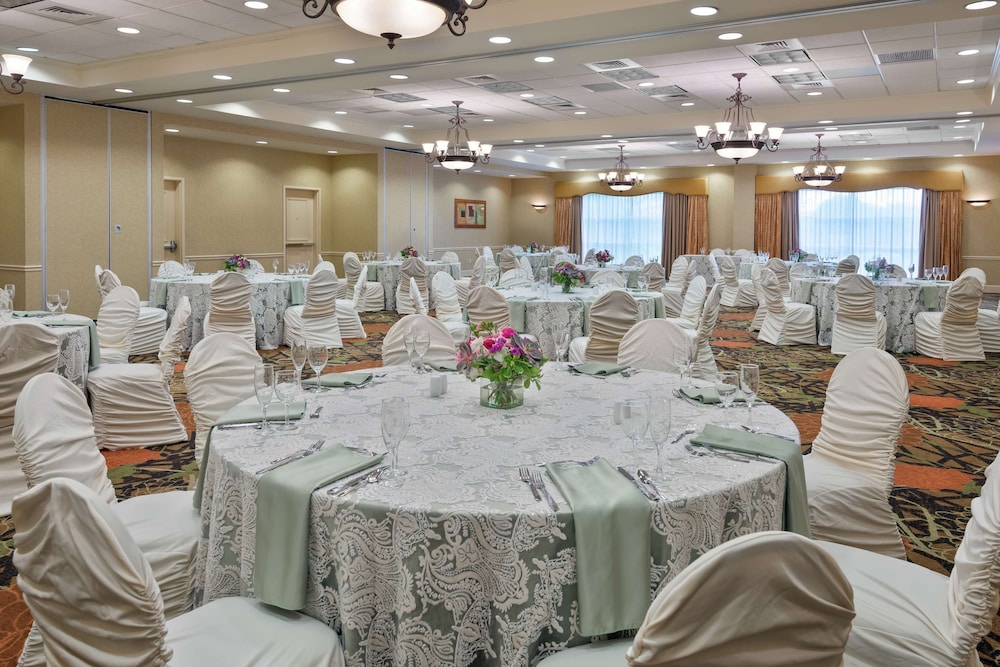 Hilton Garden Inn Buffalo Airport