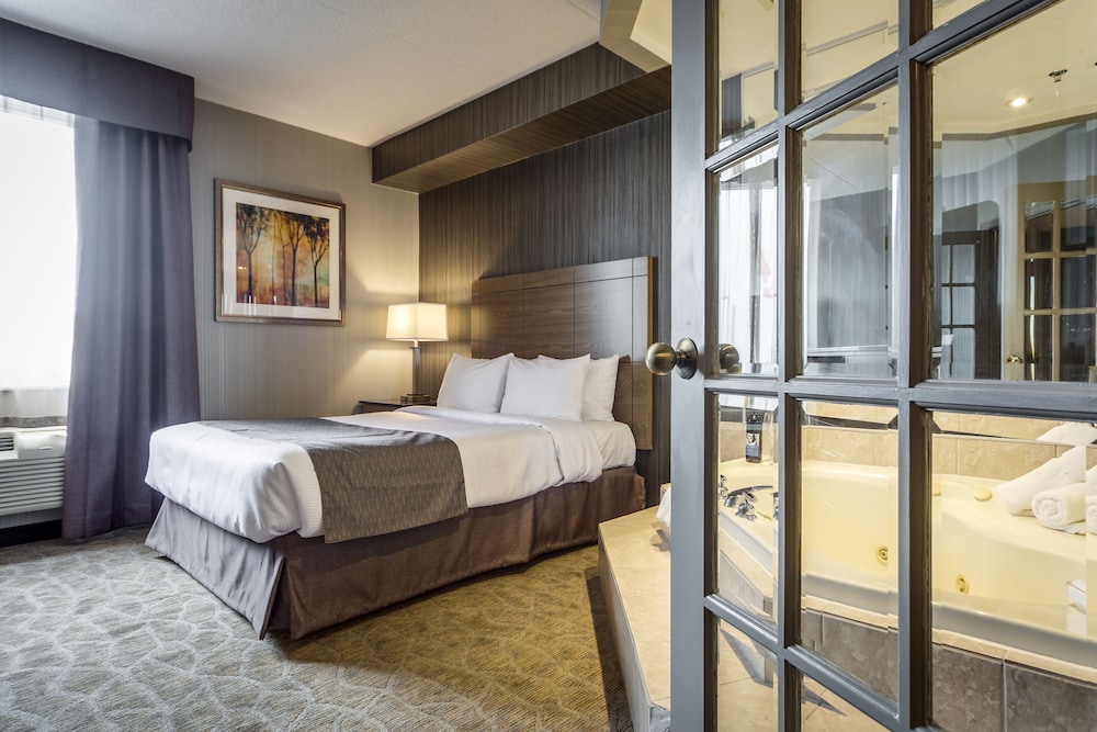 Monte Carlo Inn Airport Suites