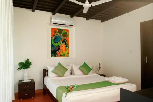 Mayas Beach House - Boutique Serviced Villa