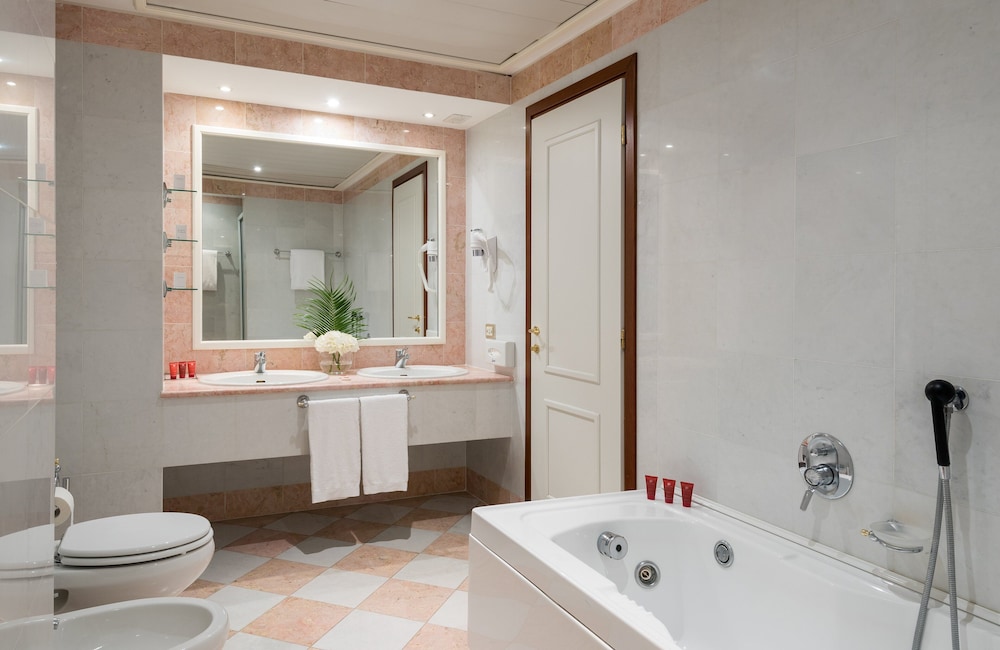 Leonardo Hotel Milan City Center