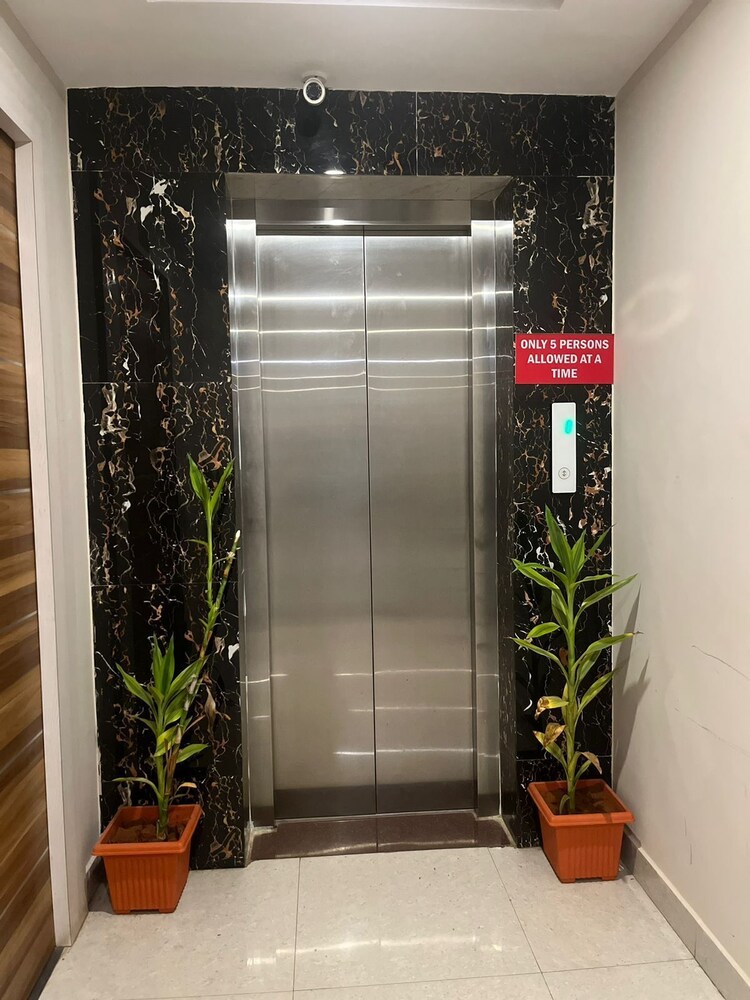 Avenue Suites