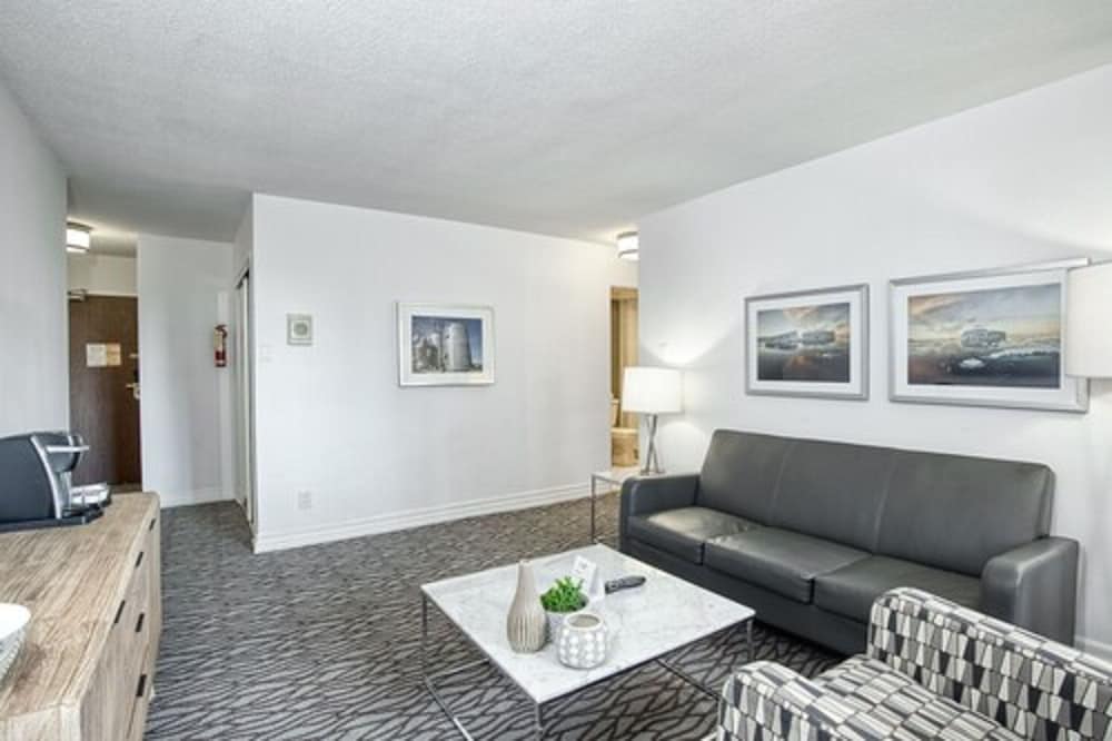 Town Inn Suites