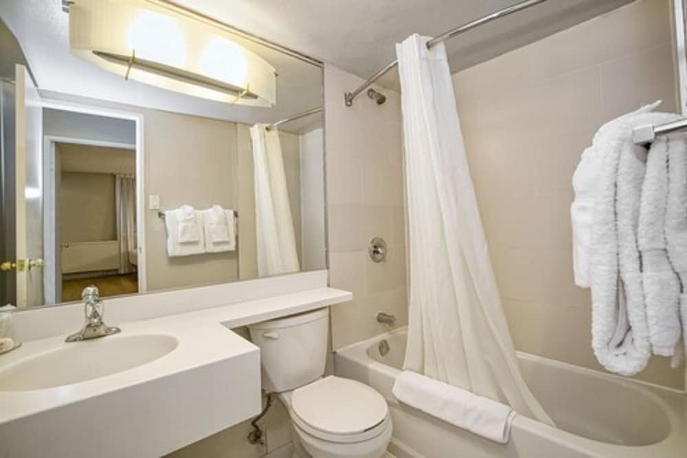 Town Inn Suites