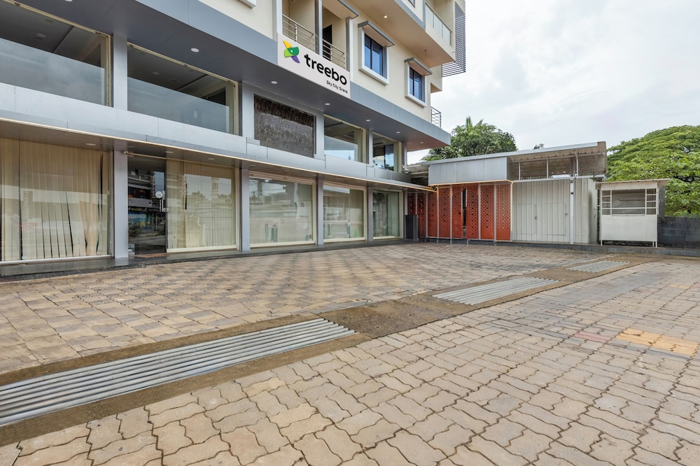 Treebo Sky City Grand, 5 Min From Mangalore Airport
