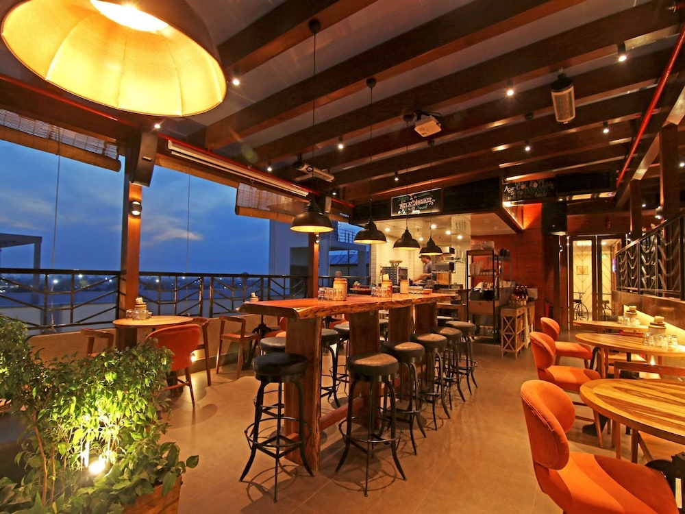 Nirwana Hometel Jaipur - A Sarovar Hotel