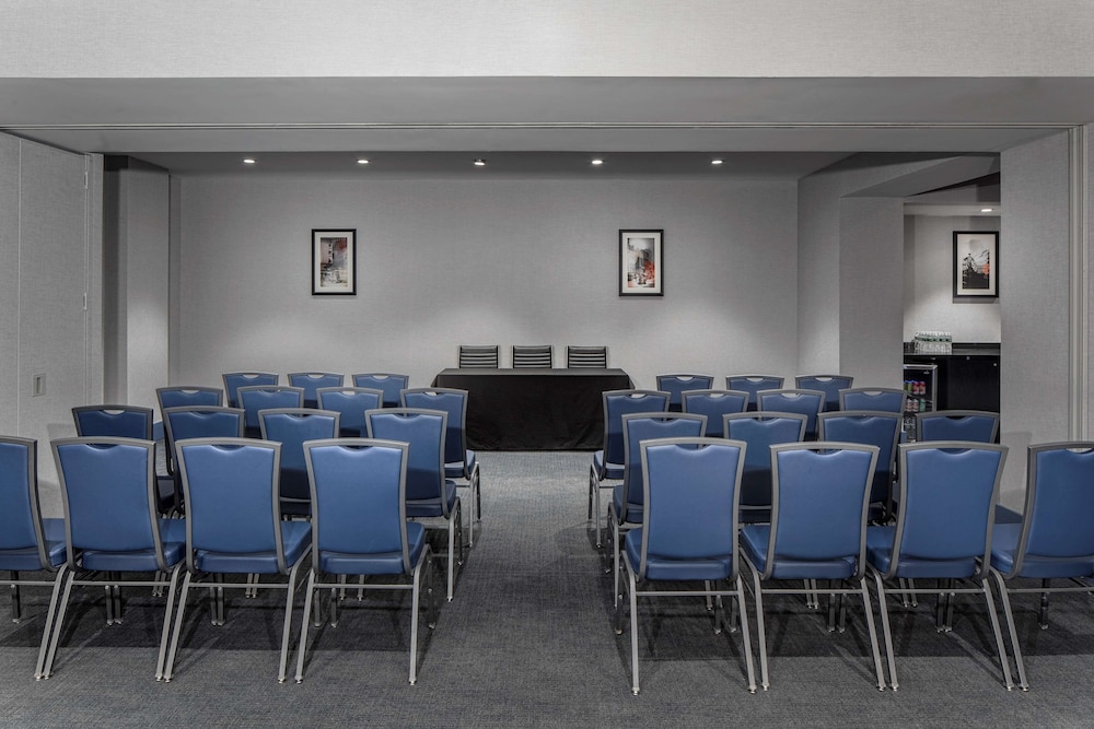 DoubleTree by Hilton New York Times Square West