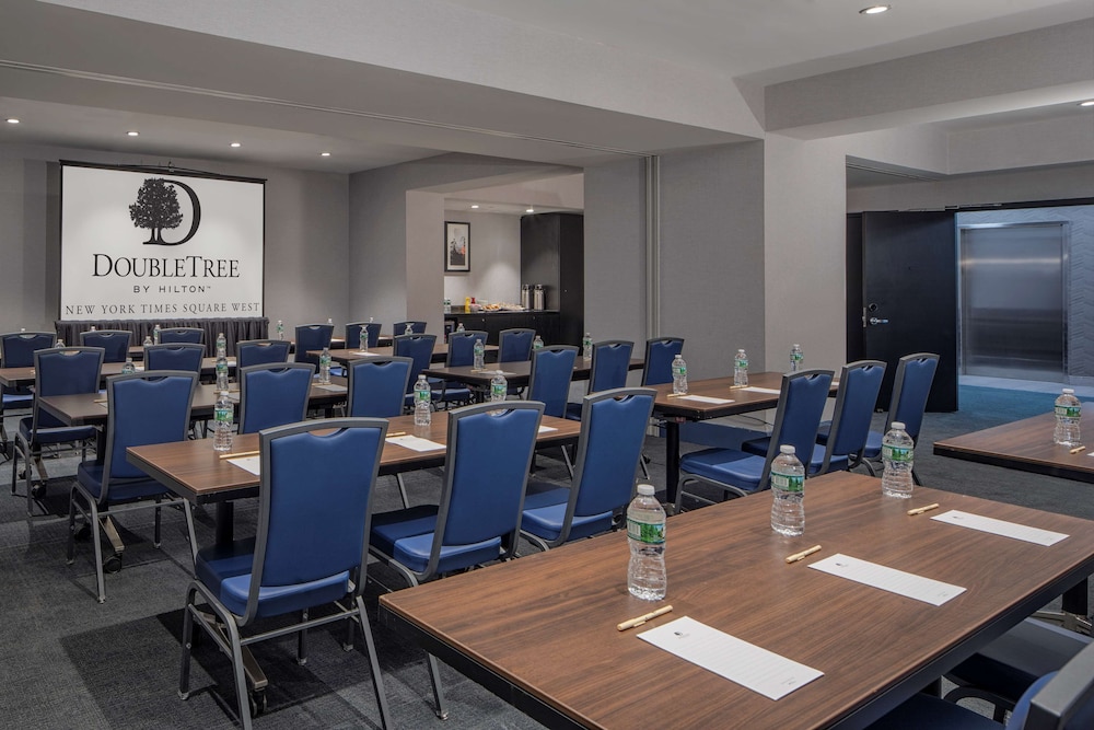 DoubleTree by Hilton New York Times Square West