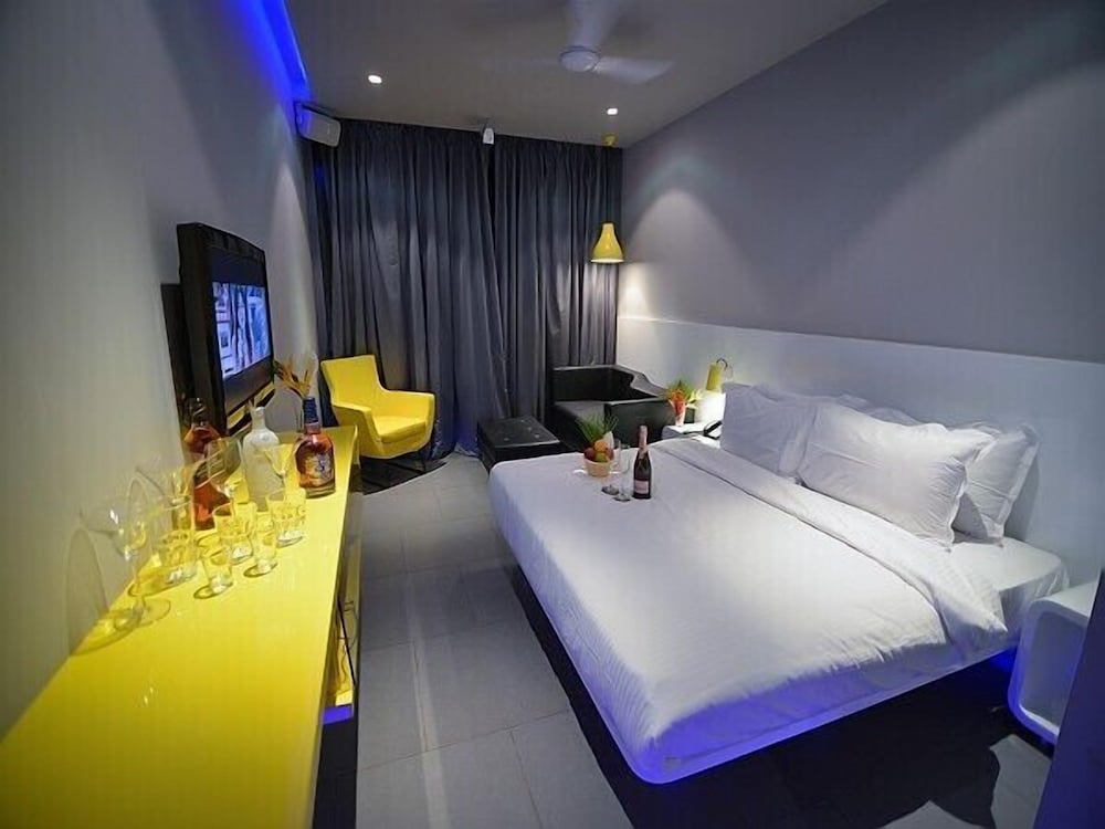 SinQ Party Hotel (No Stags Allowed)