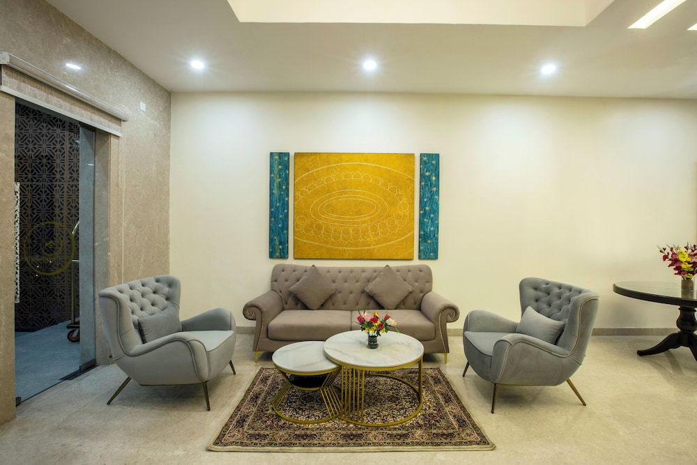 Hotel Luxe Opera NH8 – 7km from IGI Airport Delhi
