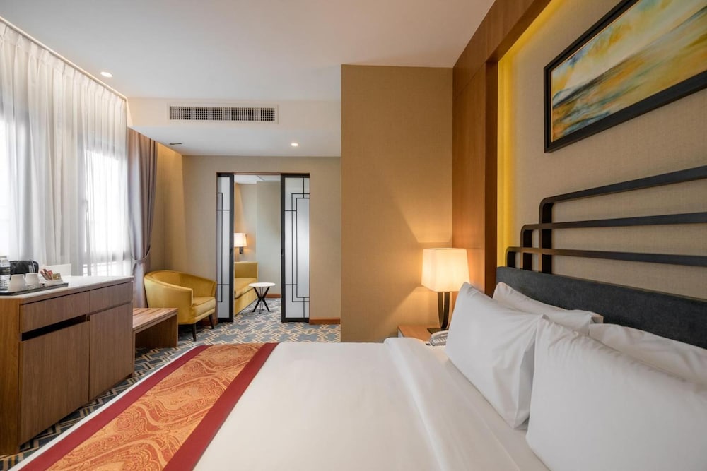 M Palace Hotel