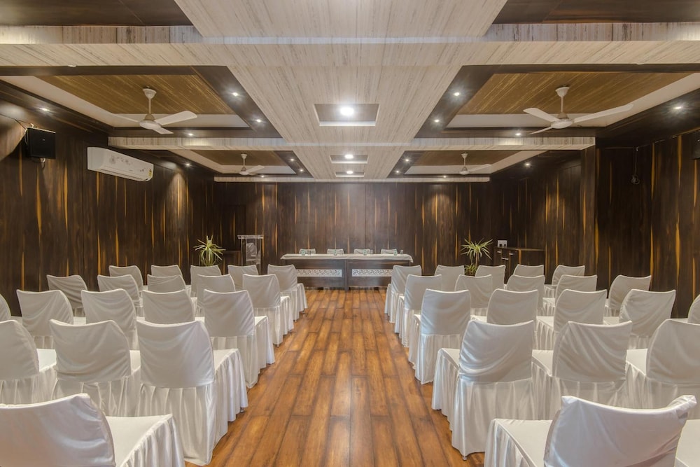Hotel Sai Country Inn By Shantikamal