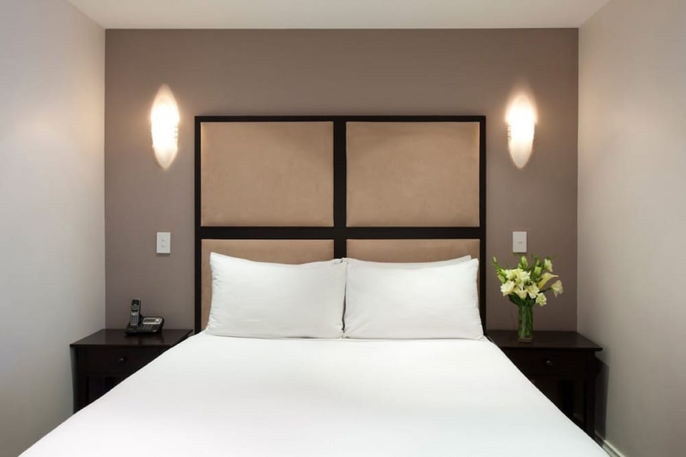 Crowne Plaza Melbourne Carlton by IHG