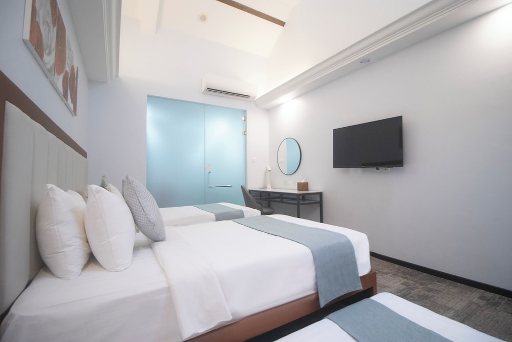 Santa Grand Hotel East Coast, a NuVe Group Collection