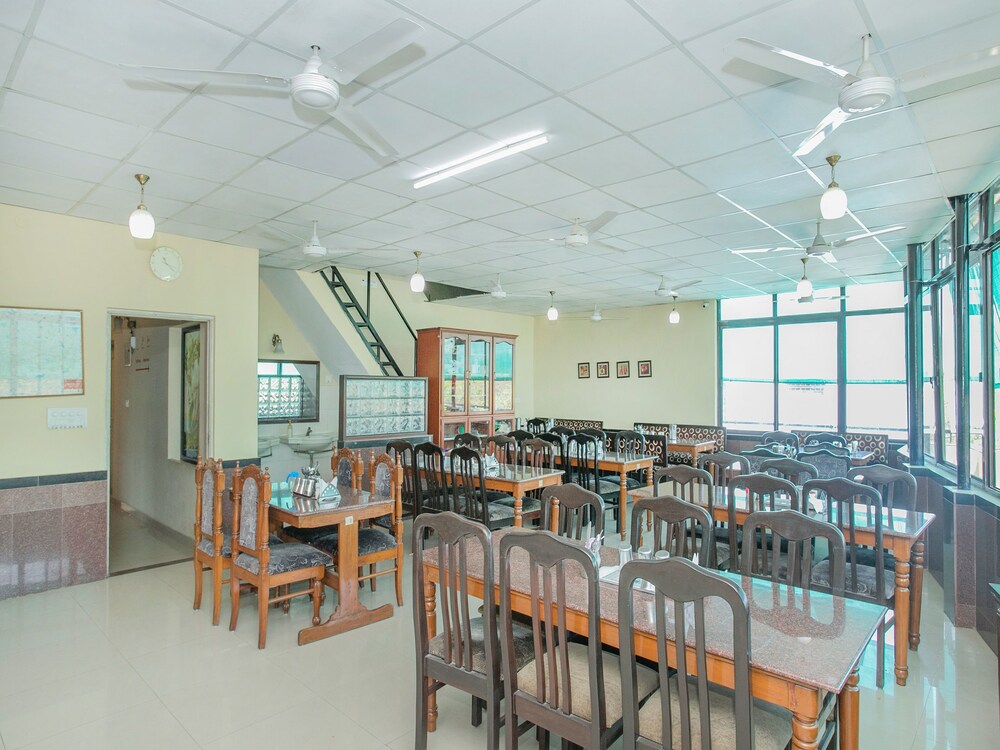 OYO 373 Hotel Grand Inn