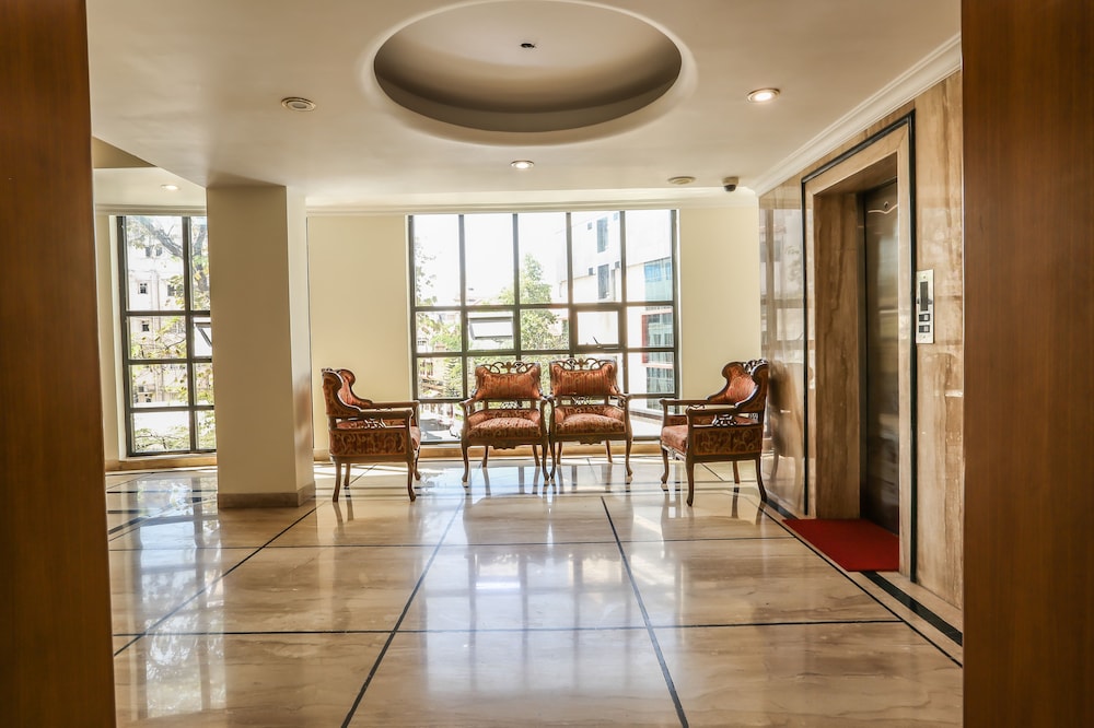 OYO 373 Hotel Grand Inn