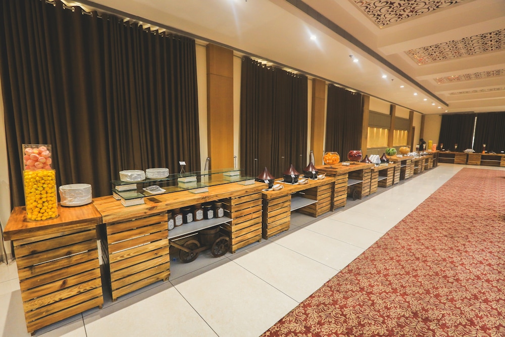 Rudraksh Club & Resorts