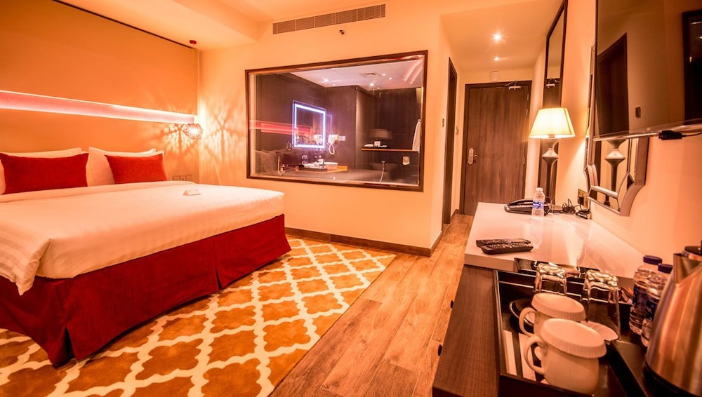 Carnelian Muscat - Airport Hotel