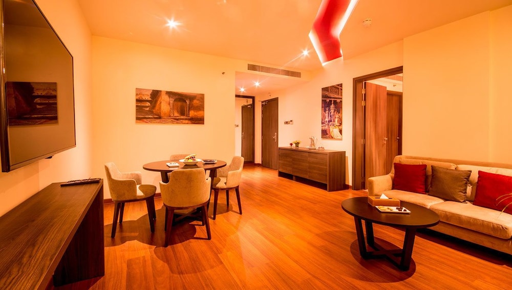 Carnelian Muscat - Airport Hotel